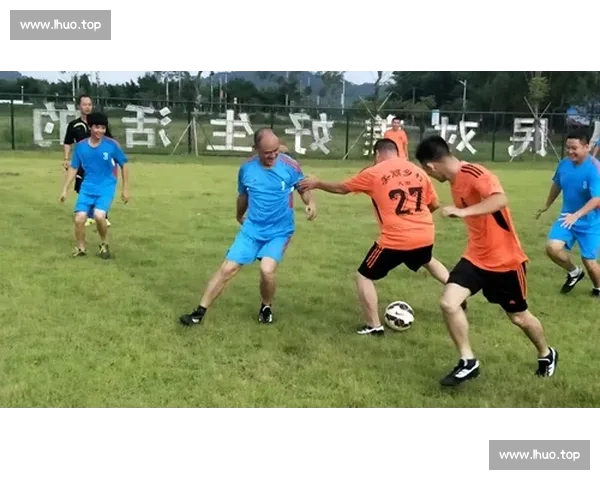 官方独家资讯汇聚：实时掌握足球赛场动态与精彩瞬间