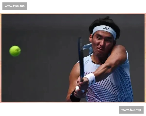 网球赛场激战正酣 运动员挑战极限创造新纪录